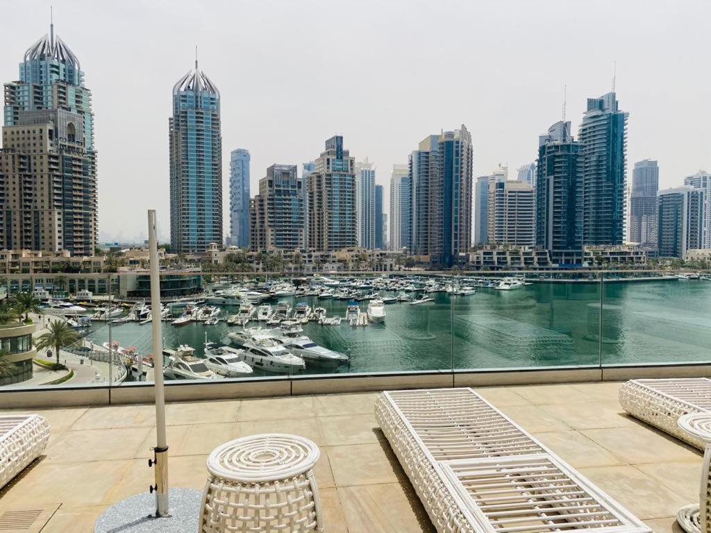 Cayan Tower Luxury Apartment With Sea View 두바이 외부 사진