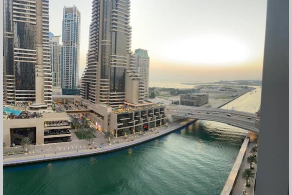 Cayan Tower Luxury Apartment With Sea View 두바이 외부 사진