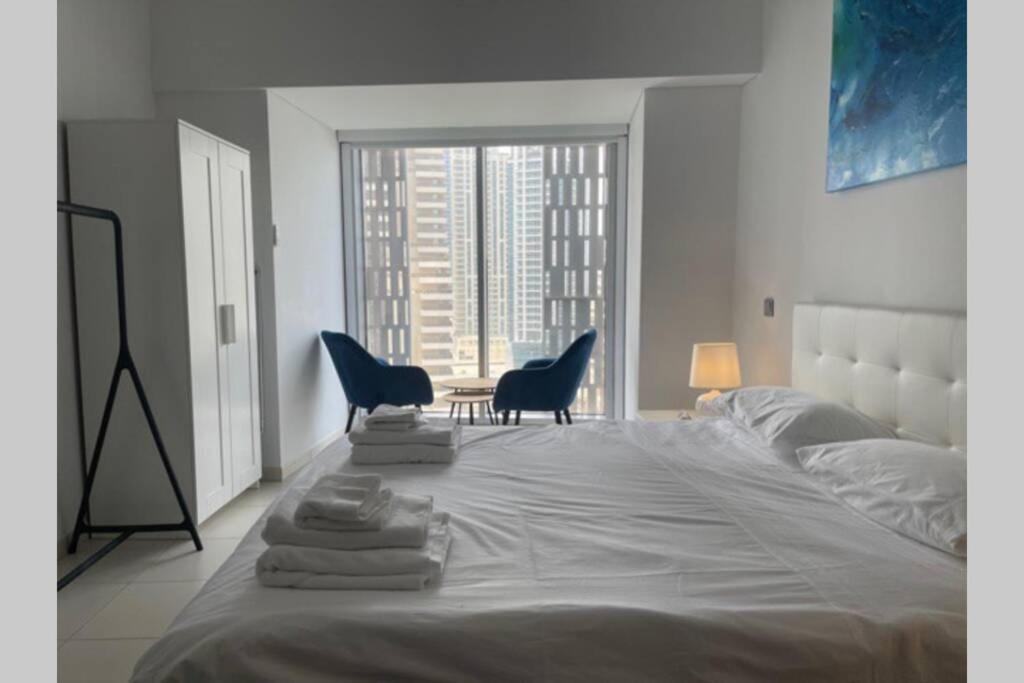 Cayan Tower Luxury Apartment With Sea View 두바이 외부 사진