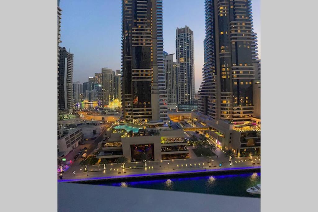 Cayan Tower Luxury Apartment With Sea View 두바이 외부 사진