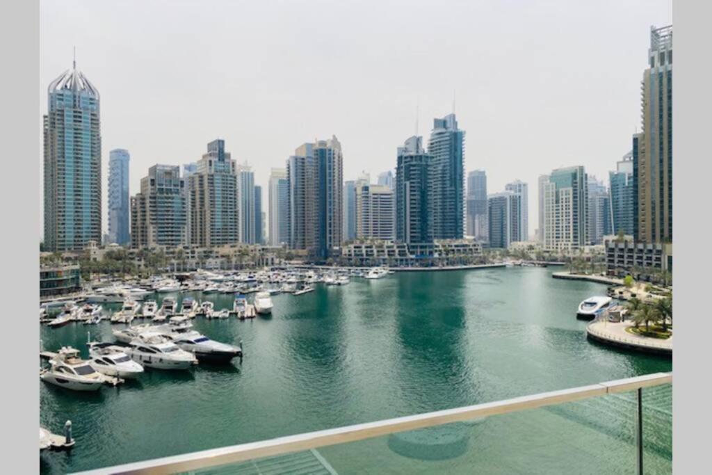Cayan Tower Luxury Apartment With Sea View 두바이 외부 사진