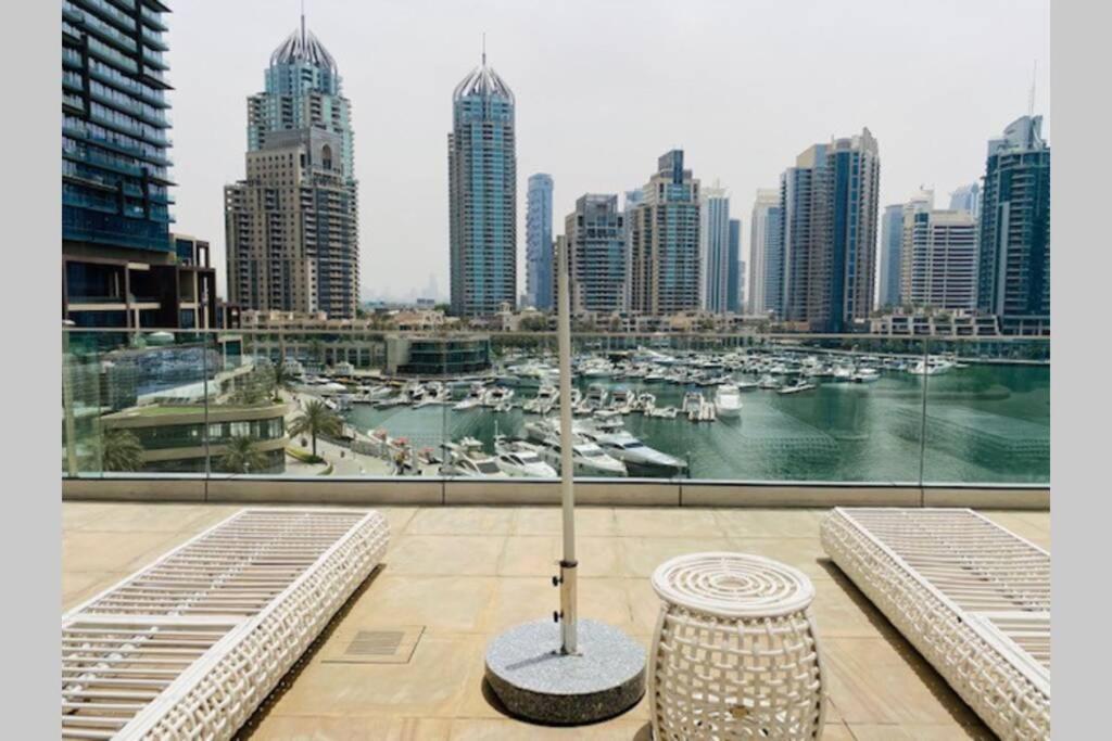 Cayan Tower Luxury Apartment With Sea View 두바이 외부 사진